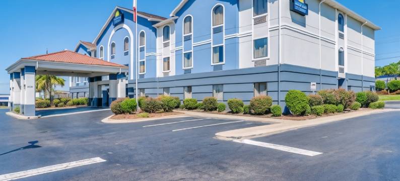普拉特维尔蒙哥马利戴斯套房酒店(Days Inn & Suites by Wyndham Prattville-Montgomery)图片