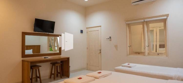 玛琅附近的多拉别墅-红多兹(Villa Dora Jogja Mitra RedDoorz Near Malioboro Area)图片