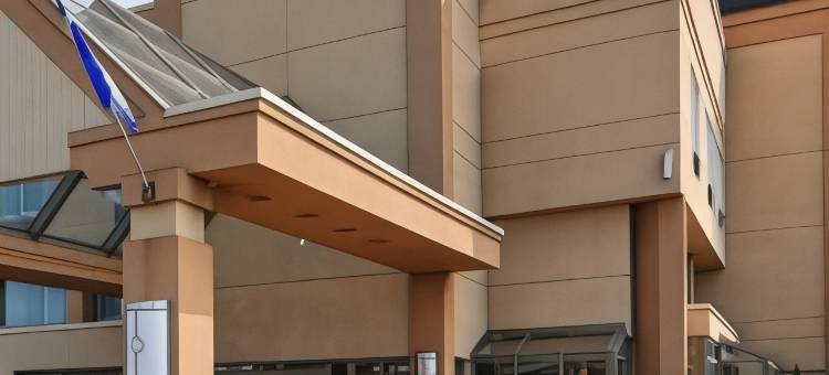 蒙特娄机场希尔顿逸林酒店(DoubleTree by Hilton Montreal Airport)图片