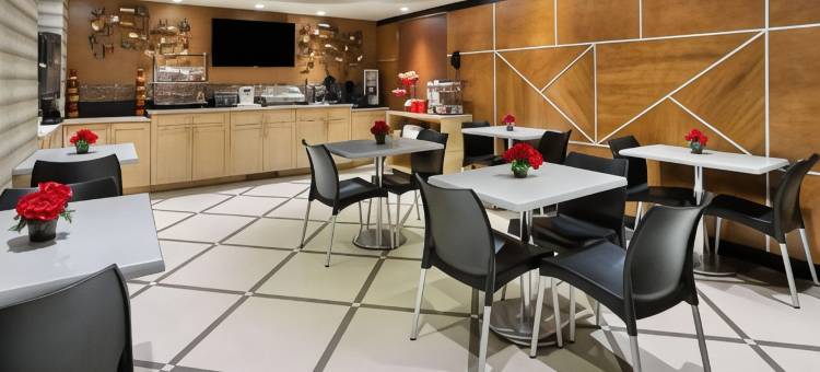 布朗克斯华美达酒店(Ramada by Wyndham Bronx)图片