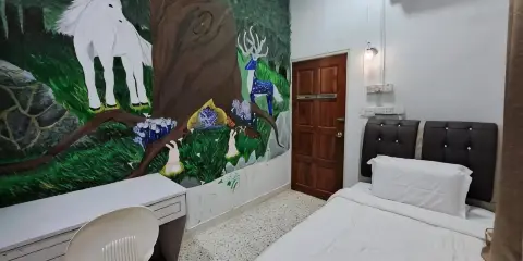 LittleBee Homestay KT