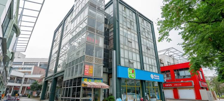 格莱美假日酒店(湘隆时代广场东风公司地铁站店)图片