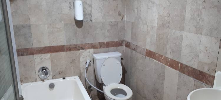 伊斯坦那博尔玛塔迪诺奥酒店(Hotel Istana Permata Dinoyo)图片