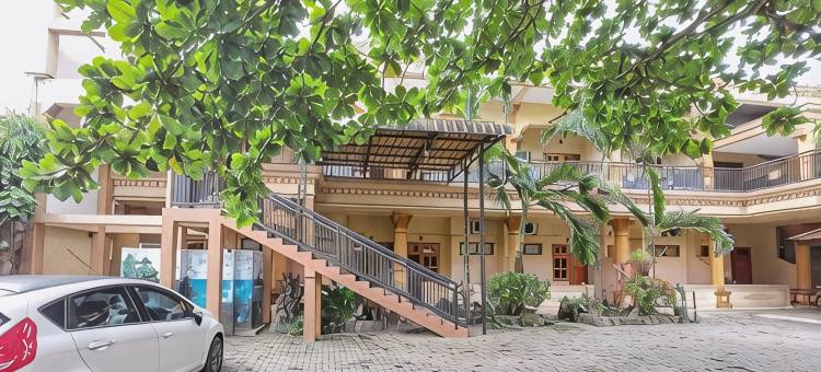 辛塔1米特拉Kertosono火车站红多兹酒店(Hotel Shinta 1 Near Stasiun Kertosono Mitra RedDoorz)图片