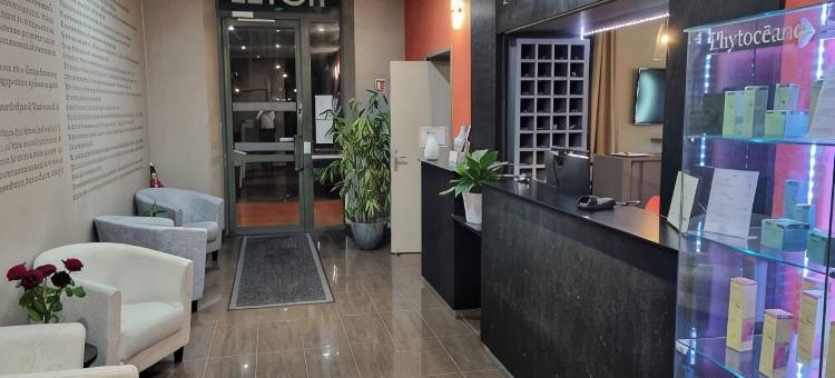 迪南科内塔布尔英式酒店(Brit Hotel Spa le Connetable)图片