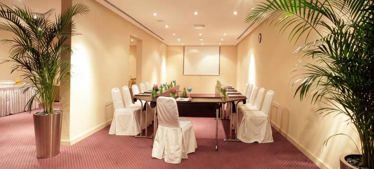 阿吉曼温德姆华美达套房酒店(Ramada Hotel & Suites by Wyndham Ajman)图片