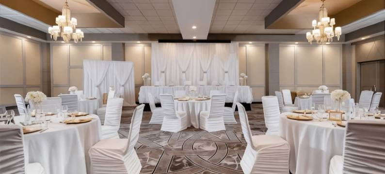 波默罗伊酒店及会议中心(Pomeroy Hotel & Conference Centre)图片