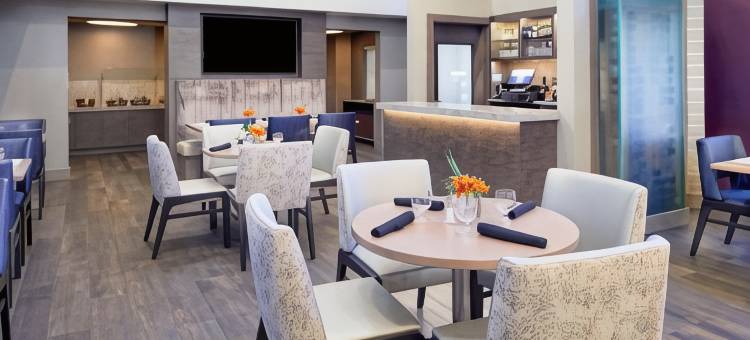 亚特兰大阿尔普哈雷塔希尔顿逸林酒店(DoubleTree by Hilton Hotel Atlanta-Alpharetta)图片