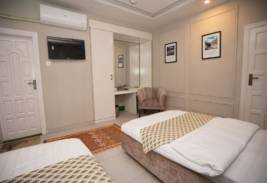 Green Orchard SkarduHotel Overview