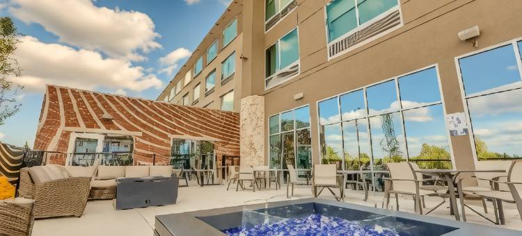 智选假日套房酒店-欧基莫斯/大学区(Holiday Inn Express & Suites Okemos - University Area)图片