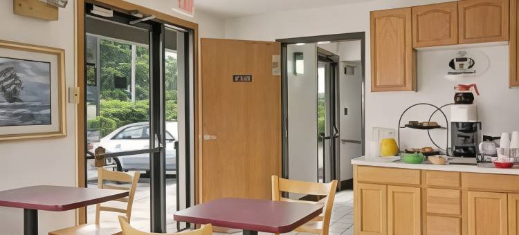 Super Inn by OYO Lansing MI图片