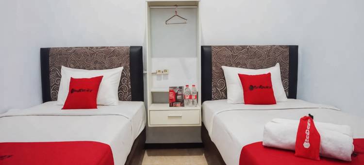 红多兹酒店-近玛琅维罗德罗梅2号(RedDoorz Near Velodrome Malang 2)图片