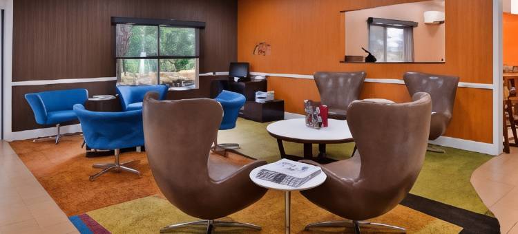 哈蒂斯堡万豪万枫套房酒店(Fairfield Inn & Suites Hattiesburg)图片