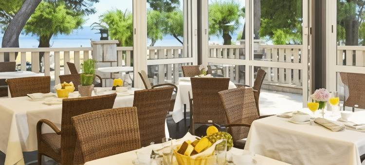 奥米斯广场酒店(Hotel Plaža)图片