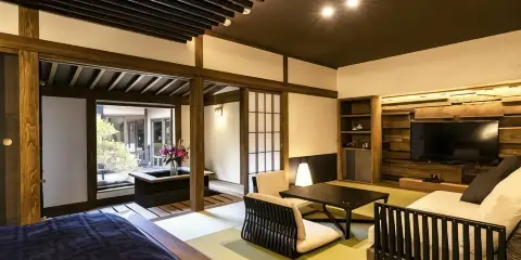 尤諾雅道船酒店
