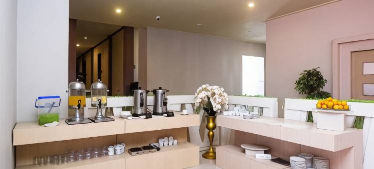 乌尔班维尤酒店-德迪加亚布勒贝斯(Urbanview Hotel Dedy Jaya Brebes)图片