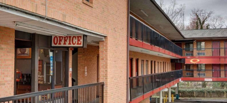 红地毯酒店-马里兰大学附近(Red Carpet Inn by University of MD)图片