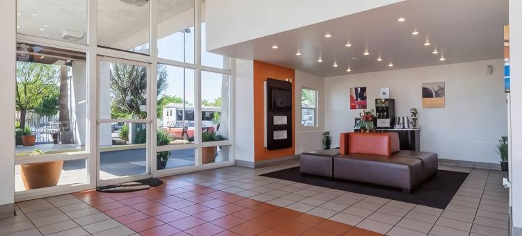 雷德兰兹6号汽车旅馆(Motel 6 Redlands, CA)图片