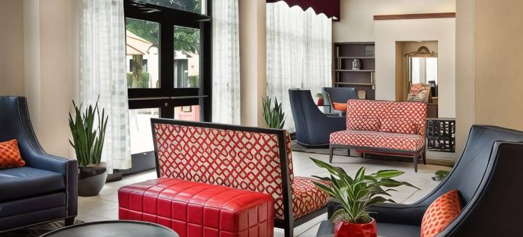 夏洛特机场希尔顿逸林酒店(DoubleTree by Hilton Charlotte Airport)图片