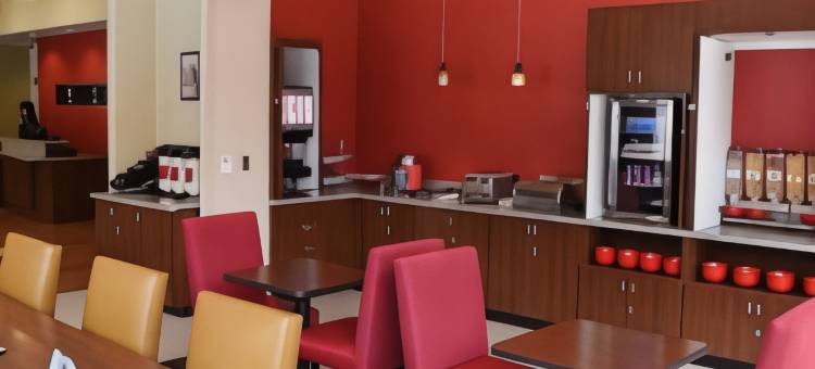 劳伦斯市中心TownePlace Suites酒店(TownePlace Suites Lawrence Downtown)图片