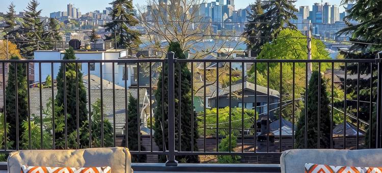Rooftop Lake Union & Skyline Views -- New Eco Home in Wallingford图片