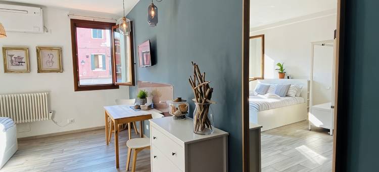 Vetrai House - Overlook Canal in Murano - Venice图片