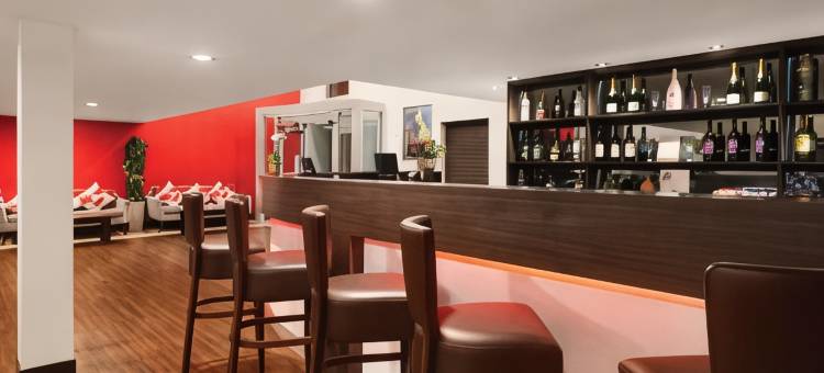 牛津温德姆华美达酒店(Ramada by Wyndham Oxford)图片