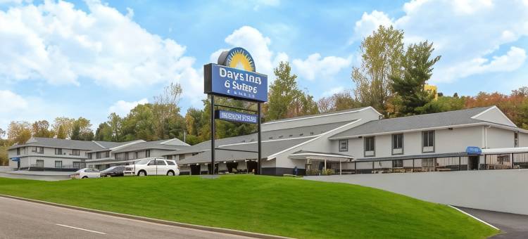 威斯康星戴尔斯温德姆戴斯套房酒店(Days Inn & Suites by Wyndham Wisconsin Dells)图片