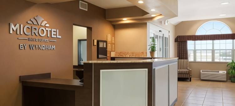 肯德尼麦客达套房酒店(Microtel Inn & Suites by Wyndham Kenedy/Karnes City)图片