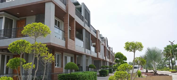 恒河旁的埃瓦拉(Evaara By The Ganges)图片