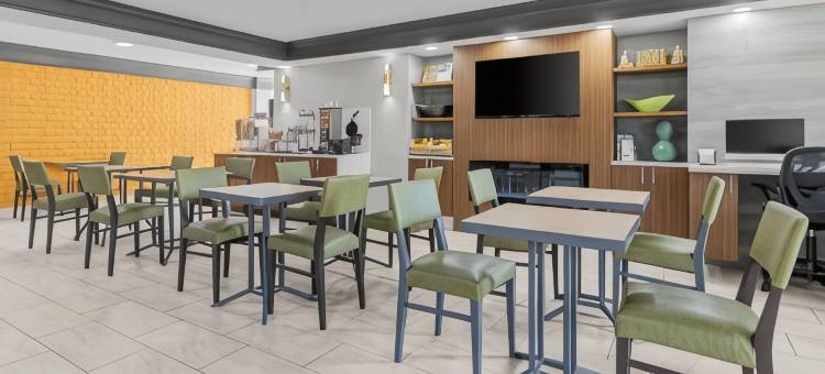 亨茨维尔研究园拉昆塔温德姆酒店(La Quinta Inn by Wyndham Huntsville Research Park)图片