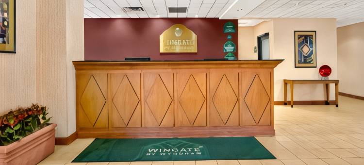 罗利市区北部拉昆塔温德姆套房酒店(La Quinta Inn & Suites by Wyndham Raleigh Downtown North)图片