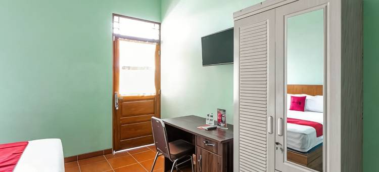 普罗 · 曼古内加兰附近的红门(RedDoorz Near Puro Mangkunegaran)图片