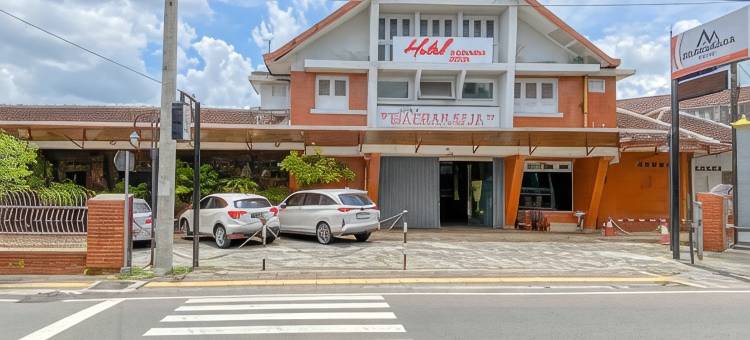 玛拉卡卡图古日惹美特拉红门酒店(Hotel Maerakaca Tugu Yogyakarta Mitra RedDoorz)图片