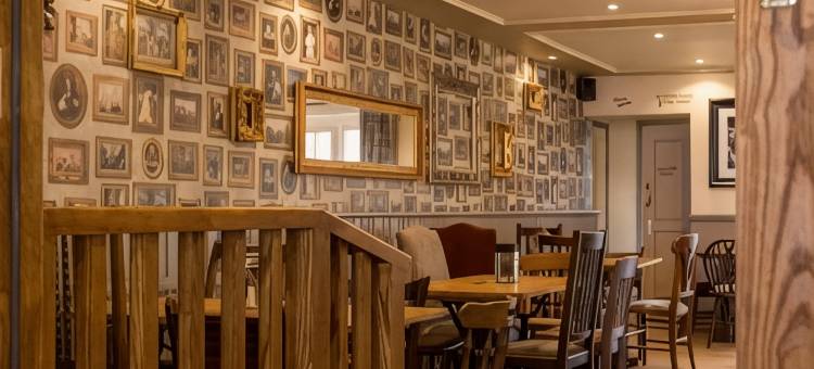 白狮旅馆(The White Lion Inn)图片