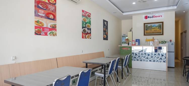 红多兹Plus酒店@望加锡洛萨里(RedDoorz Plus @ Losari Makassar)图片