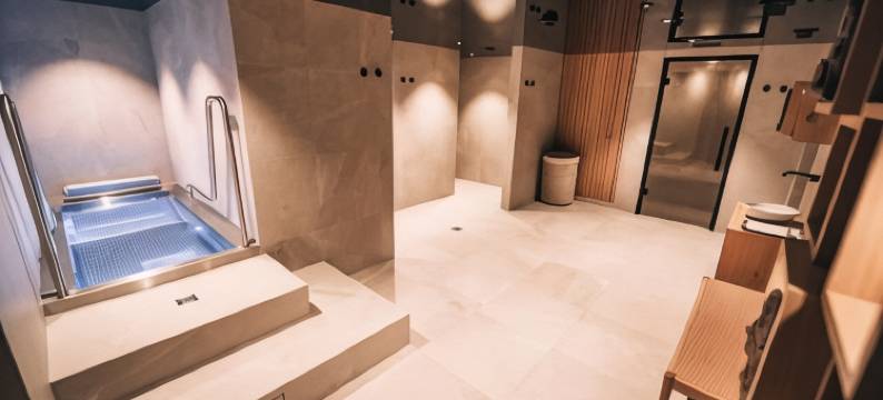 瑞士阿尔卑斯山奥安林酒店(Swiss Alpine Hotel Allalin)图片