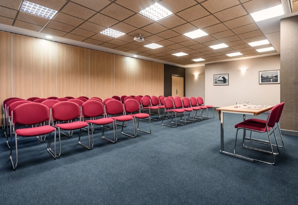 Ibis Bilbao Centro Hotel Overview