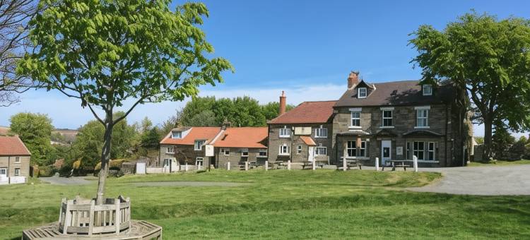 狐狸和猎犬酒店(The Fox & Hounds Inn)图片