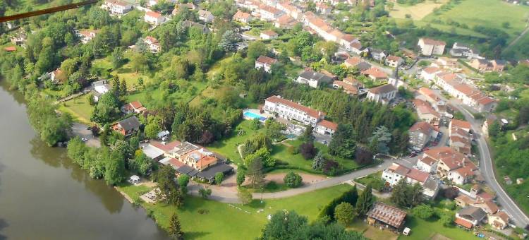 卡雷酒店(Logis Hotel Maison Carrée Restaurant O Carré DArt)图片