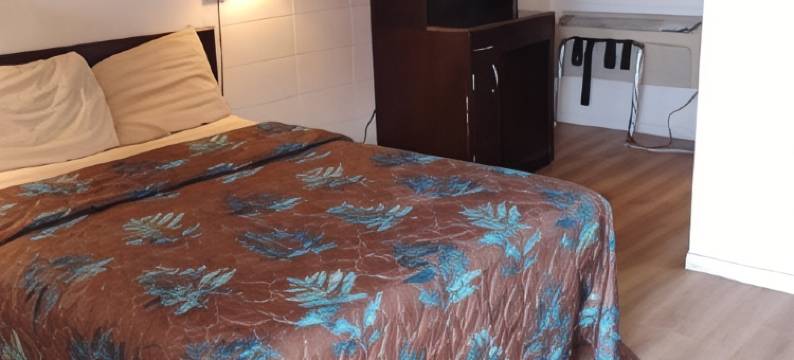 懒散你汽车旅馆(Lazy U Motel)图片