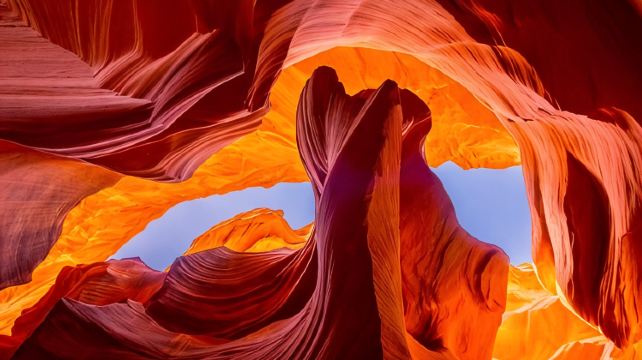 6-Day Luxury Yellowstone Tour from Las Vegas · Zion, Grand Teton, Horseshoe Bend, Lake Powel and Yellowstone Bear World | Max 10 