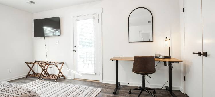 Ruth's Cottage at Addis Acres/Newly Renovated/Firepit/Private Pond/2BR/2BA/Deck图片