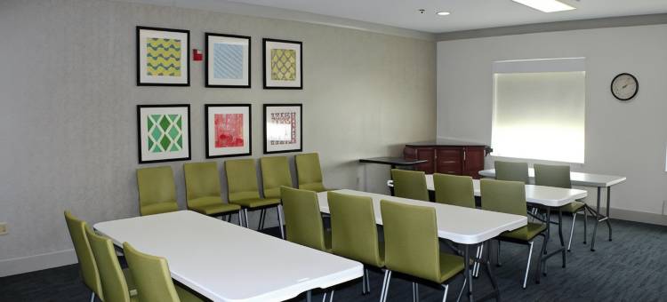 智选假日套房酒店纽约普莱恩维尤(Holiday Inn Express & Suites Plainview)图片