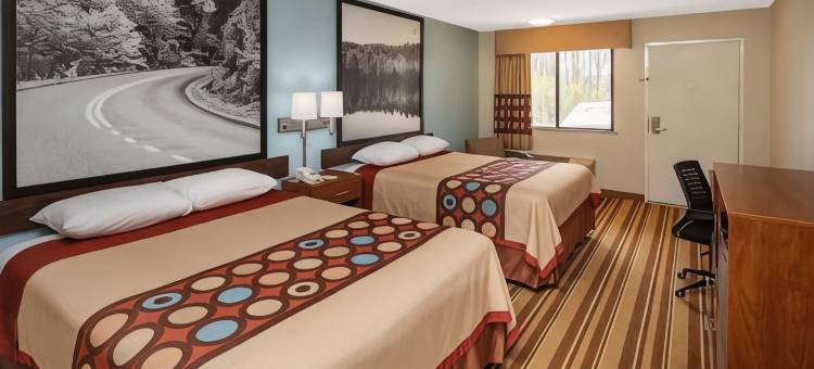 伯灵顿速8酒店(Super 8 by Wyndham Burlington NC)图片