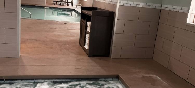 派恩托普格林豪泰套房酒店(GreenTree Inn & Suites Pinetop)图片