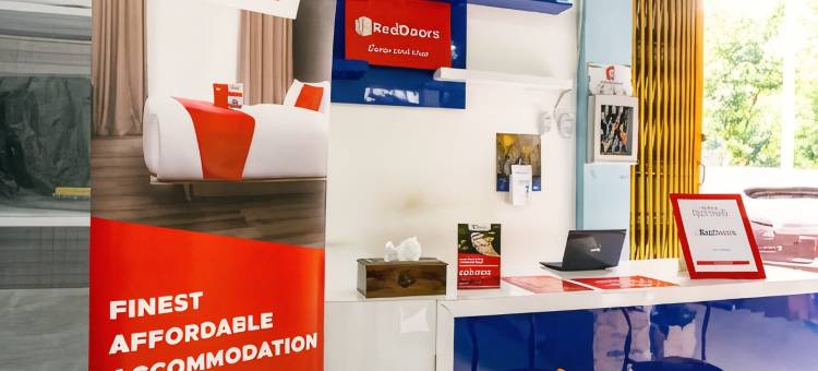 红多兹酒店-近本登范登博世(RedDoorz Near Benteng Van Den Bosch)图片