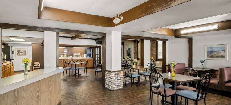 马尼斯蒂酒店(伊克诺旅馆Manistee, MI)(Econo Lodge Manistee)图片