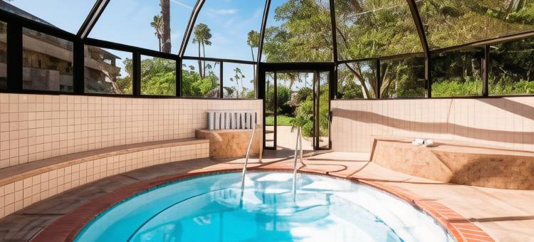 本图拉港福朋喜来登度假酒店(Four Points by Sheraton Ventura Harbor Resort)图片