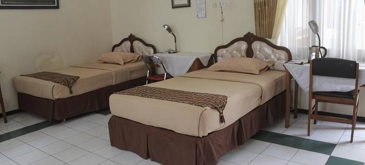 Guest House Eboni Madiun图片